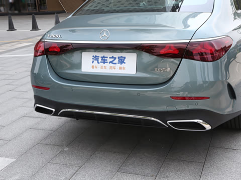 2025�� �Ŀ� E 260 L �˶���