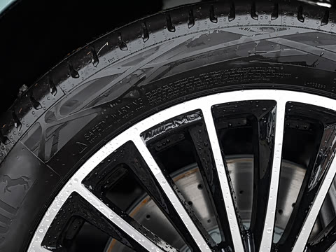 2025�� �Ŀ� GLC 300 4MATIC ����SUV