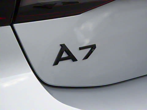 2025�� 55 TFSI quattro ������