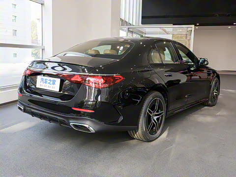 2026�� E 300 ʱ�����˶���