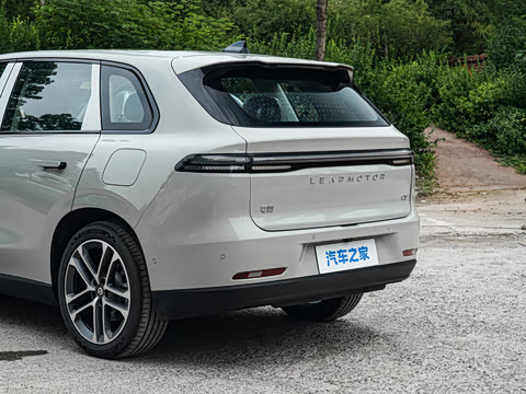 2027�� 660������