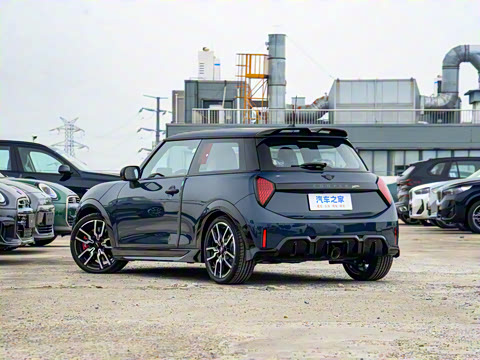 2025�� JOHN COOPER WORKS