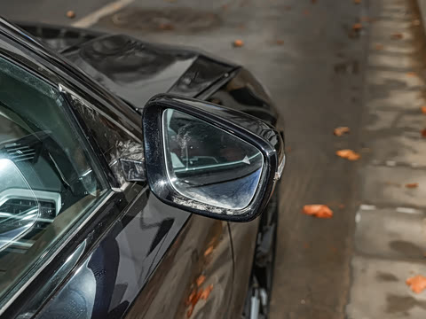 2026�� 330Li M�˶���ҹ��װ