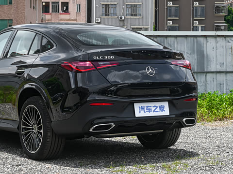 2026�� �Ŀ� GLC 300 4MATIC ����SUV