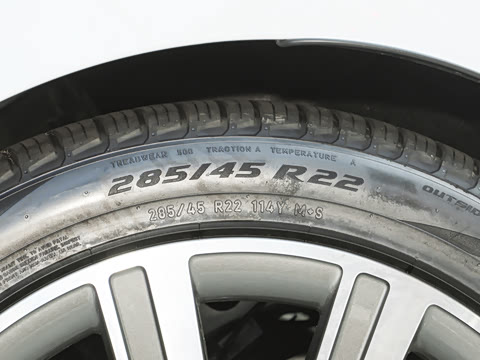 2025�� 3.0 L6 400PS �����ӳ���