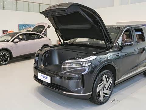 2025�� Max ������