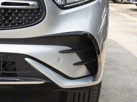 2025�� �Ŀ� GLC 260 L 4MATIC ������