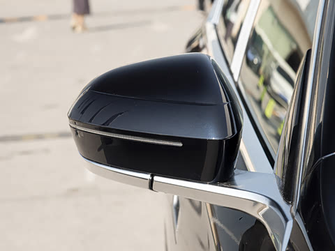 2026�� 740Li ������ M�˶���װ