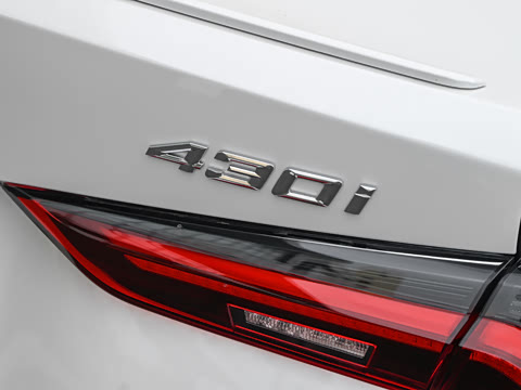 2026�� 430i M�˶���ҹ��װ