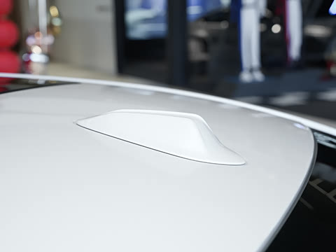 2026�� 325Li M�˶���װ