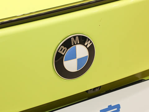 2026�� M235L