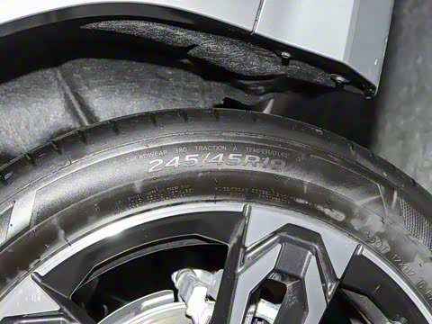 2025�� sDrive25i M�˶���װ