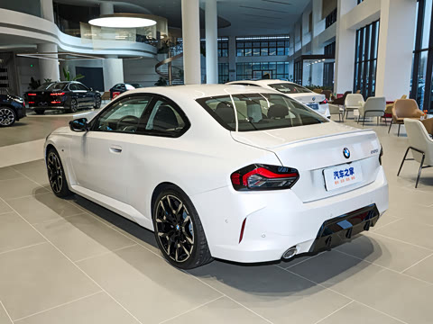 2026�� 225i M�˶���ҹ��װ