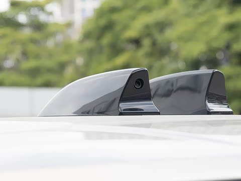 2026�� 3.0 L6 400PS SE�����