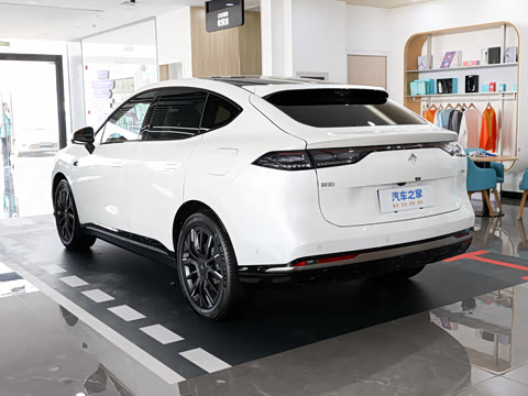 2025�� 825 Max��