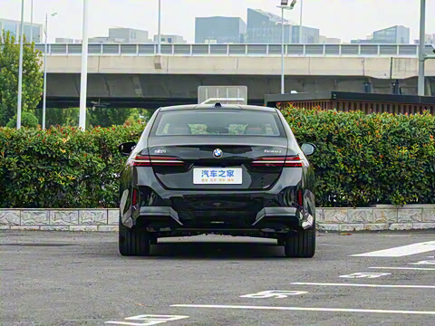 2026�� 530Li ������ M�˶���װ