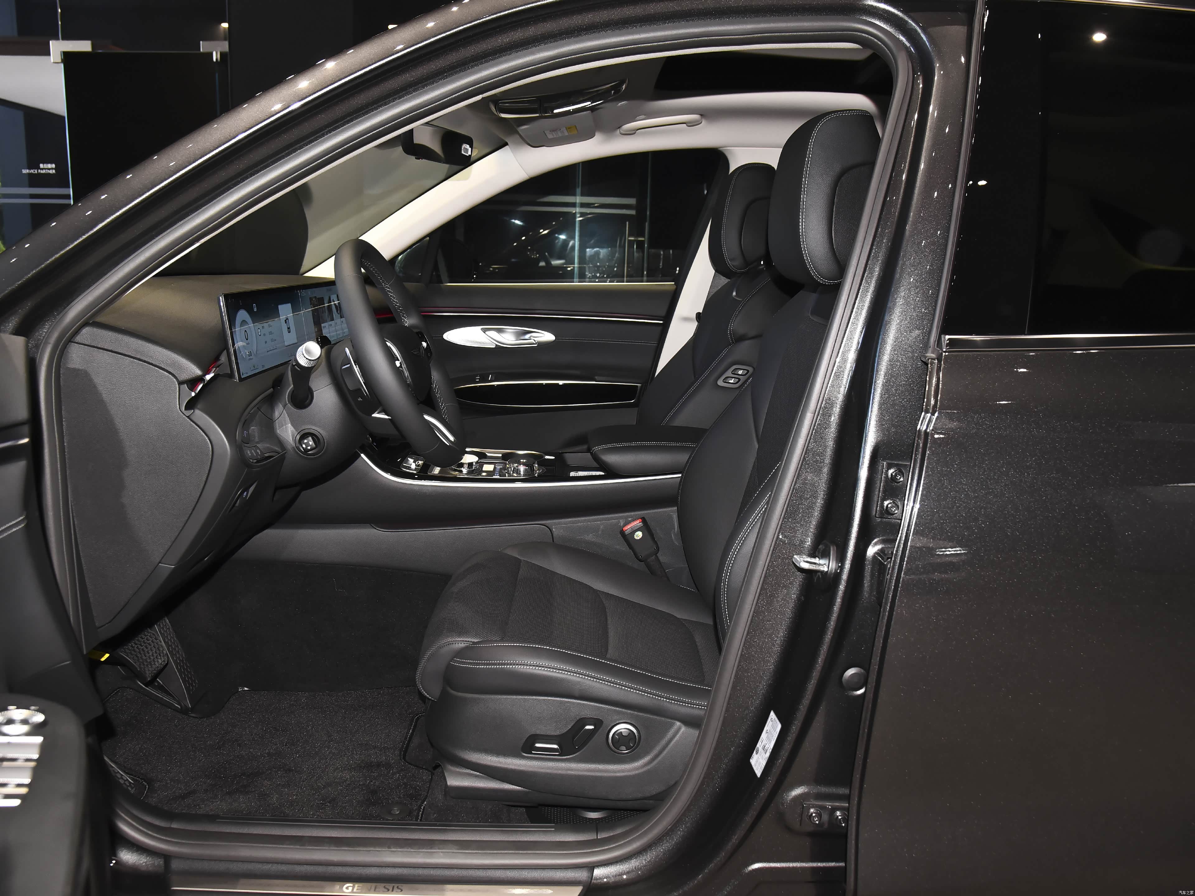 Genesis GV70, миниатюра 17