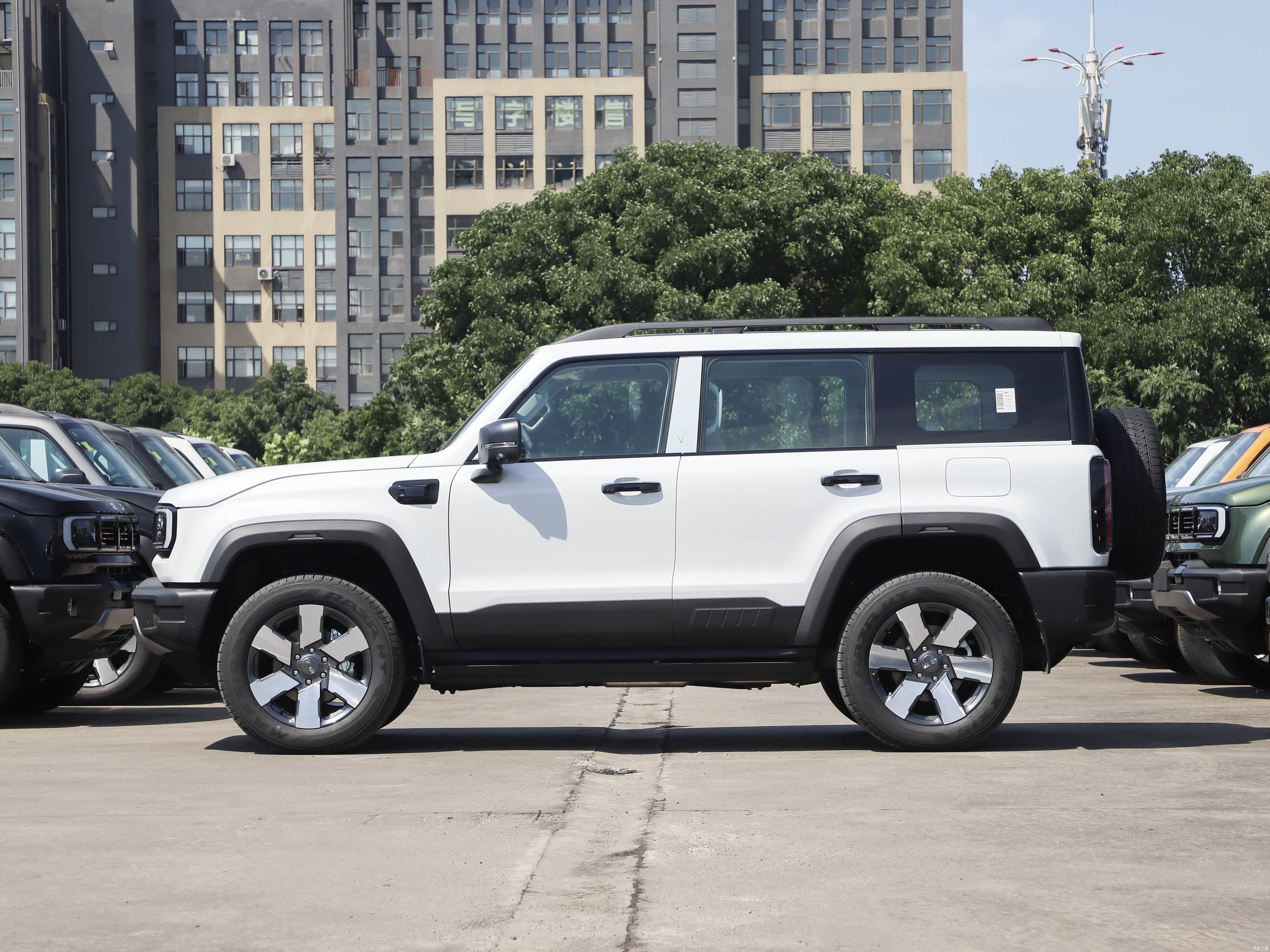 BAIC BJ40, миниатюра 4