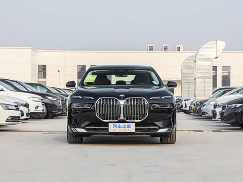 2026�� �Ŀ� 735Li ������װ
