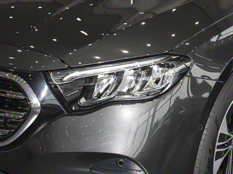 2025�� �Ŀ� E 300 L ������