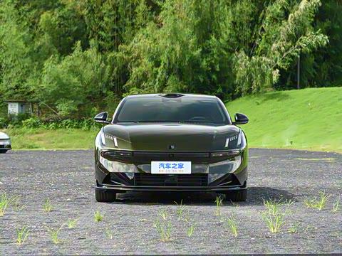 2025�� 240����Ultra�˶���