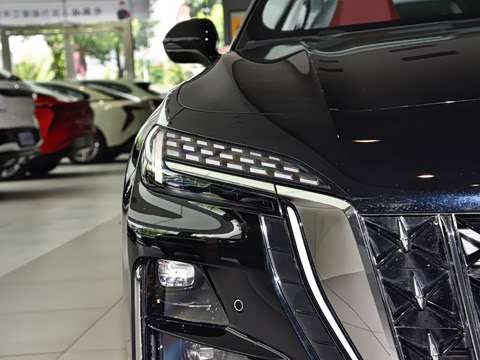 2025�� 2.0T ������