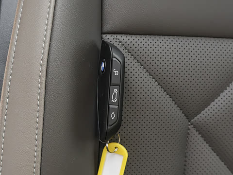 2026�� xDrive30L ������ M�˶���ҹ��װ