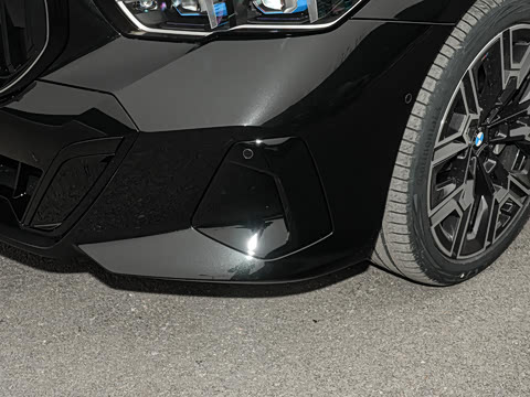 2026�� �Ŀ� 530Li ������ M�˶���װ