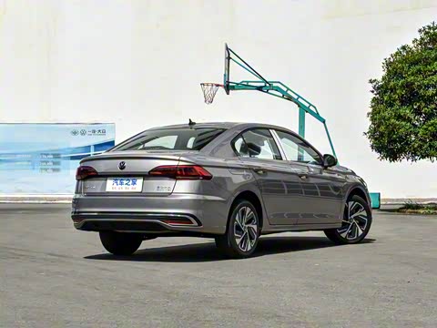 2025�� �Ŀ� 300TSI DSG���а�