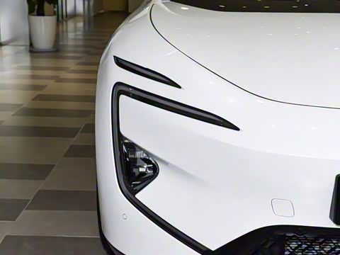 2025�� �Ŀ� Max���̰�