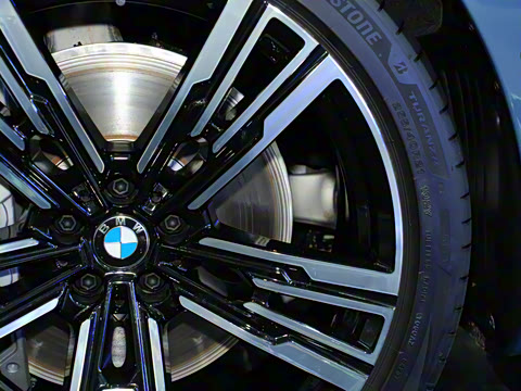 2023�� xDrive60L M�˶���װ