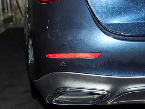 2024�� E 350 e L ���ʽ��϶����˶��γ�