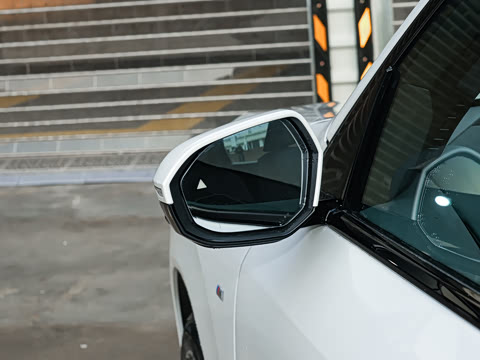 2026�� xDrive30L ������ M�˶���ҹ��װ