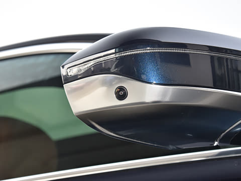 2026�� 740Li ������ M�˶���װ