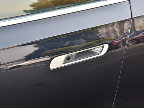 2026�� 740Li ������ M�˶���װ