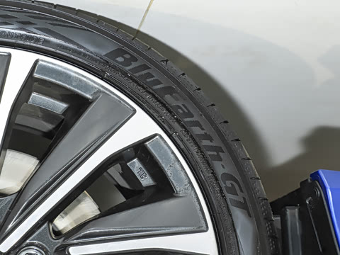 2025�� 2.4T CVT Wagon tS EyeSight