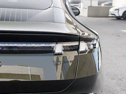 2025�� 240����Ultra�˶��� H7