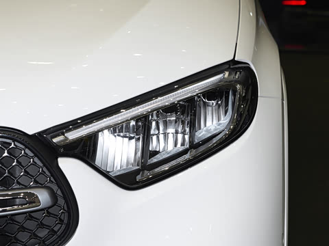 2026�� GLC 260 L 4MATIC ������