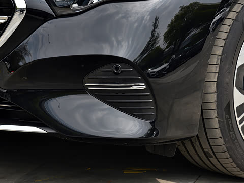 2026�� �Ŀ� E 300 L ������