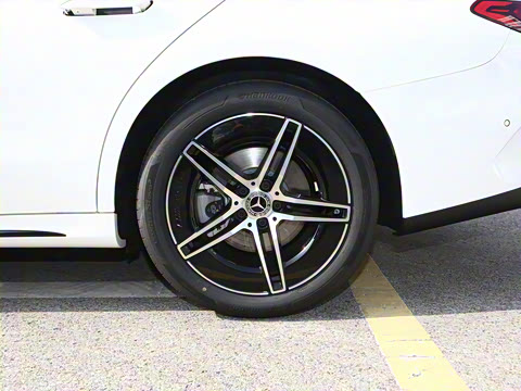 2026�� E 300 ʱ�����˶���