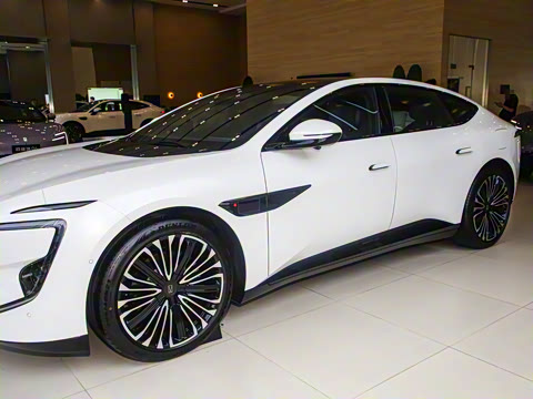 2025�� �Ŀ� Max�����