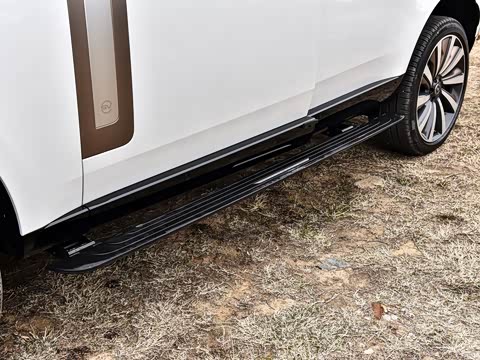 2025�� 3.0 L6 400PS SV���ٴ����ӳ��� 4��