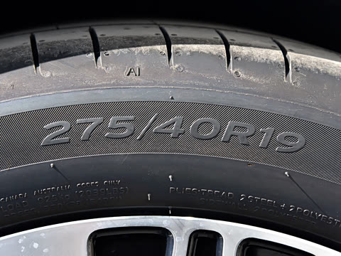 2026�� �Ŀ� E 300 L ������