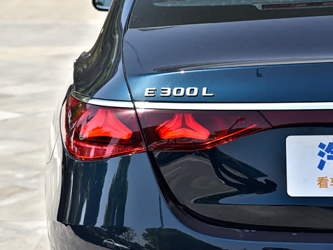 2026�� �Ŀ� E 300 L ������