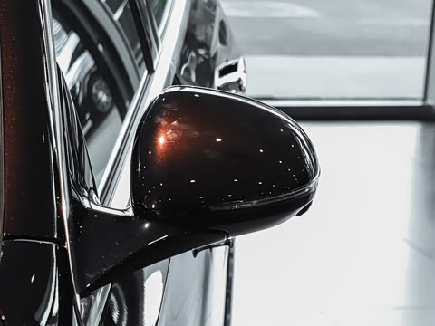 2026�� �Ŀ� E 300 L ������