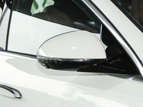 2024�� E 350 e L ���ʽ��϶����γ�