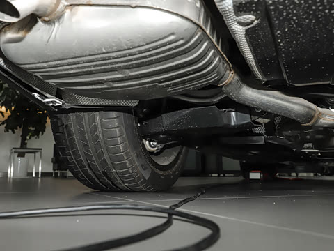 2024�� E 350 e L ���ʽ��϶����γ�