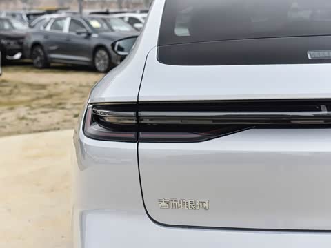 2026�� 225km EM-i Զ�����ǺӰ�