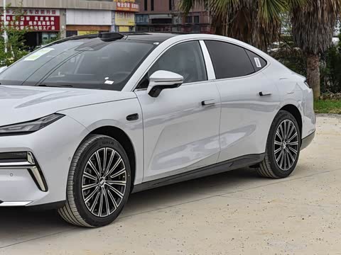 2026�� 225km EM-i Զ�����ǺӰ�