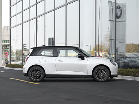 2026�� 466km COOPER E ������